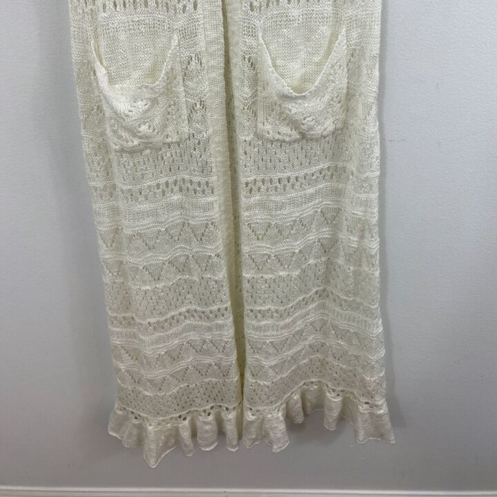 Elegant White Lace Vest - image 5